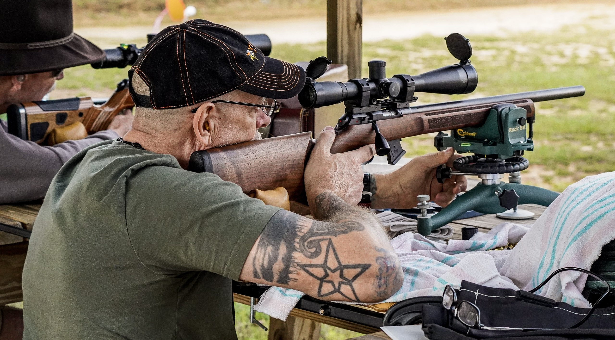 Therapeutic Benefits of Going to an Indoor Shooting Range – Texas Gun Club